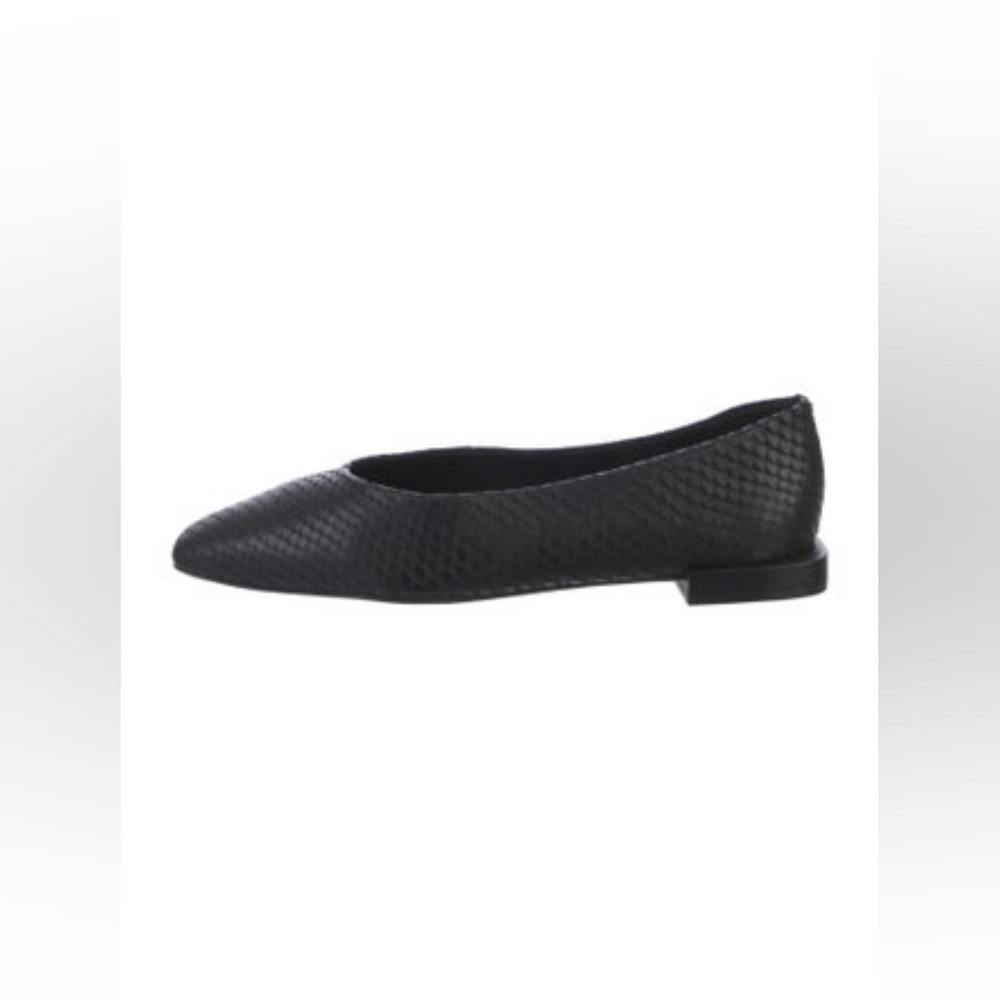 Saks Fifth Avenue Black Textured Pointed Toe Slip-On Flats